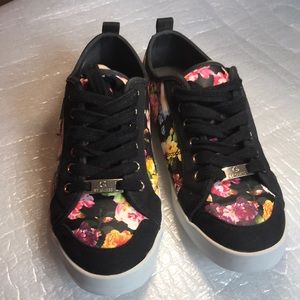 Guess Sneakers